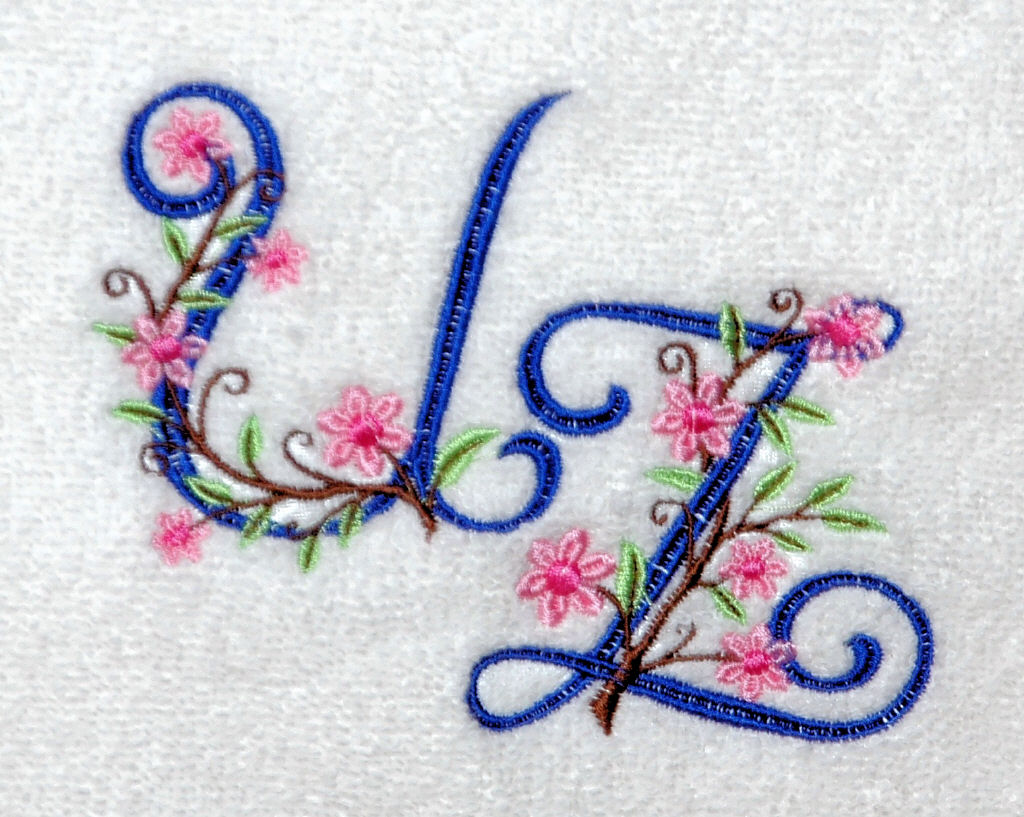 Gesticktes Namenskürzel UZ Nähmaschinen Breitenbach Göttingen