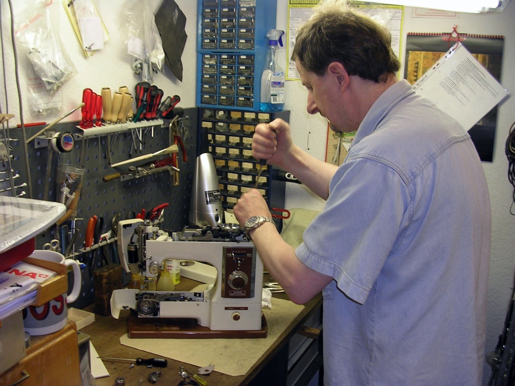 Raparaturarbeiten Raparatur Werkstatt Uwe Zalesky Nähmaschinen Breitenbach Göttingen
